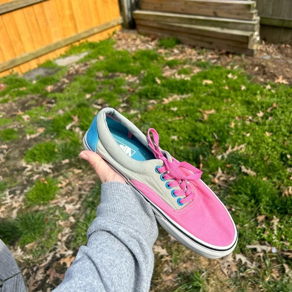 Vans Off The Wall Classic grey blue pink Skate Shoe Men’s 6.5 Womens 8 authentic